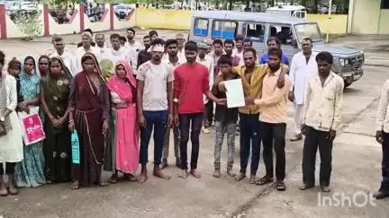 प्रतापगढ़: भाणजी खेड़ा में खेत पर हुए हमले में घायल पीड़ितों ने एसपी-कलेक्टर कार्यालय पहुंचकर न्याय की गुहार लगाई