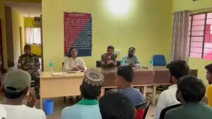 कुकड़ू: आगामी मोहर्रम को लेकर तिरुलडीह थाना परिसर में शांति समिति की बैठक संपन्न, बीडीओ, सीओ व थाना प्रभारी रहे मौजूद