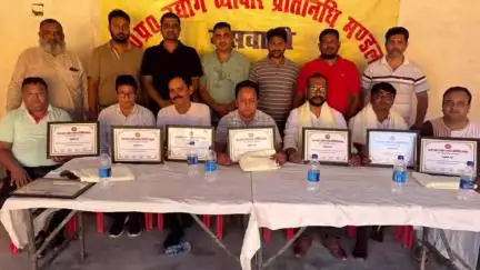 स्वार: मसवासी में व्यापार मंडल ने डॉक्टर्स डे पर चिकित्सकों को किया सम्मानित