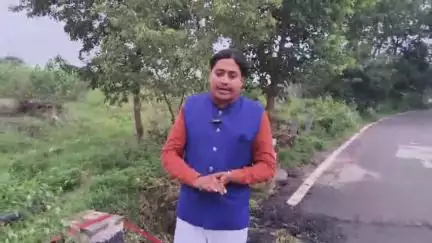 लोहरदगा: बरही पुल पर तेज बहाव में डूबे युवक को 4 युवकों ने बचाया, अभी तक नहीं हुआ सम्मान