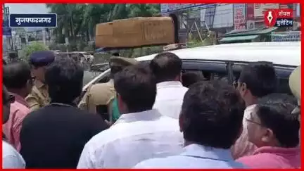 मुजफ्फरनगर में 5 रूपए की कुटुंब रसोई का शुभारंभ, ओमानंद महाराज और डीआईजी ने किया दीप प्रज्वलित
#muzaffarnagar #rotaryclub #kutumbrasoi #omanandmaharaj #dig