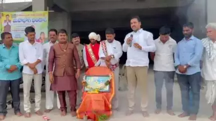 హుస్నాబాద్: హుస్నాబాద్ పట్టణంలోని బంజారా భవన్ లో శ్రీ హతిరామ్ బావోజీ 596వ జయంతి వేడుకలను నిర్వహించిన గిరిజన నాయకులు