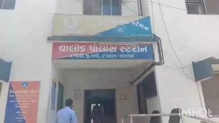 વાલોડ: વાલોડ તાલુકાના બાજીપુરા ગામની શ્રી મહાદેવ હોટલ માંથી બાળ મજૂર ઝડપાતા ગુનો દાખલ કરાયો.