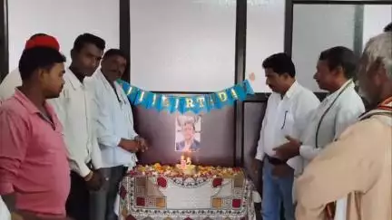 टेहरोली: टहरौली में समाजवादी पार्टी के जननायक का 52वां जन्मदिवस बड़े धूमधाम से मनाया गया, पीडीए लाएगा बदलाव