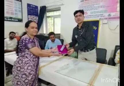 महेश्वर: लायंस क्लब देवी अहिल्या ने डॉक्टर दिवस पर महेश्वर में किया चिकित्सकों का सम्मान
