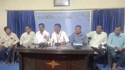 ರಾಯಚೂರು: ನಗರದಲ್ಲಿ ಕಾರ್ಮಿಕ ಸಚಿವ ಸಂತೋಷ್ ಲಾಡ್ ವಿರುದ್ಧ ಕಾರ್ಮಿಕರ ಸಂಘ ಆರೋಪ