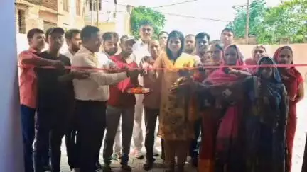 सोनबरसा: पुस्तकालय और आरटीपीएस काउंटर का बीडीओ व मुखिया संघ अध्यक्ष ने किया उद्घाटन