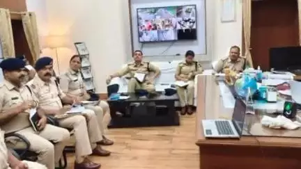 बहरी: पुलिस अधीक्षक कार्यालय में एसपी ने सुनी लोगों की समस्याएं, समाधान के लिए दिए निर्देश