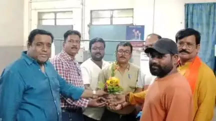 খড়গপুর ১: খড়্গপুরে ডাক্তার দিবস উপলক্ষে হাসপাতালের ডাক্তারদের সম্বর্ধনা বিজেপির