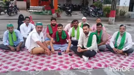 धामपुर: नहटौर थाने में पीड़ित को बैठाने और मारपीट के मामले में भाकियू टिकैत ने दिया धरना, CO के आश्वासन पर धरना समाप्त