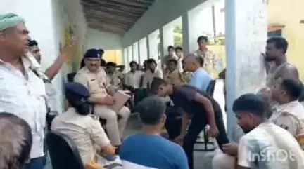 कल्याणपुर: मोहर्रम को लेकर कल्याणपुर एवं चकमेहसी थाना परिसर में शांति समिति की बैठक संपन्न