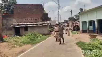 सोनो: मोहर्रम को लेकर बलियाडीह में फ्लैग मार्च किया गया, शांति व्यवस्था बनाए रखने की अपील की गई