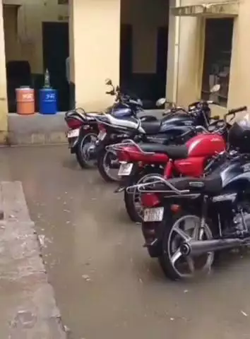 अलवर: तेज बारिश के बाद रोडवेज अलवर आगार दफ्तर और राजीव गांधी सामान्य अस्पताल के स्टोर में घुसा पानी
