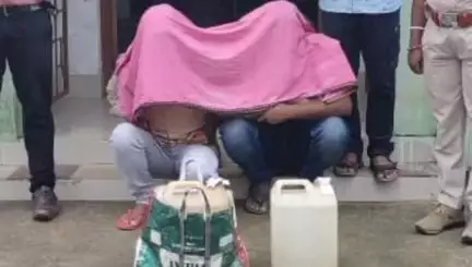 କଣ୍ଟାମାଳ: ଖୁଣ୍ଟିଗୋରା ଓ ରେକଡୋଲ ଗ୍ରାମରୁ ଦୁଇଟି ପୃଥକ ମଦ ଜବତ ମାମଲାର ଦୁଇ ଅଭିଯୁକ୍ତଙ୍କୁ କୋର୍ଟ ଚାଲାଣ