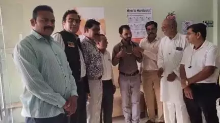 हाटपिपल्या: डॉक्टर्स डे एवं सीए डे पर रोटरी क्लब हाटपिपल्या ने डॉक्टरों और सीए का घर जाकर किया सम्मान