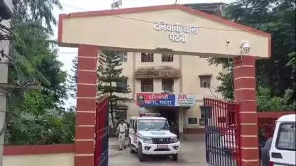 दनियावां: एसी एसटी एक्ट के आरोपी को पुलिस ने किया गिरफ्तार, कागजी कार्रवाई के बाद न्यायिक हिरासत में भेजा
