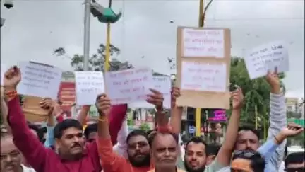 सांवेर: सांवेर के तलावली चांदा और सिंगापुर टाउनशिप में सड़क जाम और सुविधाओं की कमी से जनता परेशान, मंत्री तुलसी सिलावट से गुहार