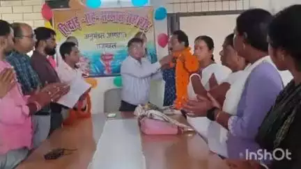 राजमहल: राजमहल अनुमंडल अस्पताल में दो कर्मचारियों को सेवानिवृत्ति पर भावभीनी विदाई दी गई