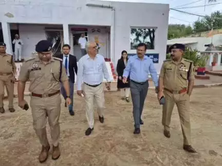 उरई: जनपद न्यायाधीश, जिलाधिकारी और एसपी ने जिला कारागार का किया निरीक्षण, दिए आवश्यक दिशा निर्देश