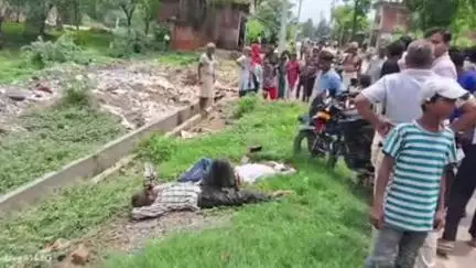 खागा: कोट मार्ग में तेज रफ्तार कार ने बाइक सवार तीन लोगों को मारी टक्कर, तीनों गंभीर रूप से घायल, खखरेडू का मामला
