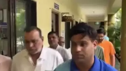 नगर: सावेडीतील व्यापाऱ्यांना लाखांचा गंडा, आरोपींवर कारवाई करा, व्यापाऱ्यांचे जिल्हा पोलीस अधीक्षकांना निवेदन