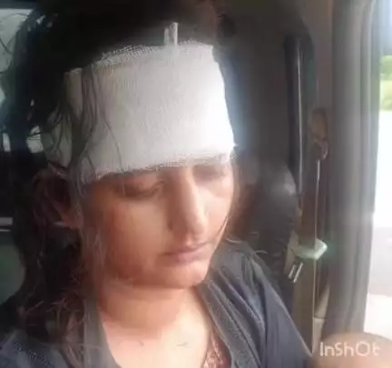 संडीला: कछौना क्षेत्र में रेंसो पेट्रोल पंप के पास बाइक को पीछे से दूसरी बाइक ने मारी टक्कर, दवा लेने जा रहीं मां-बेटी घायल