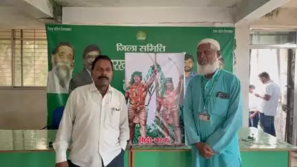लोहरदगा:लोहरदगा झारखंड मुक्ति मोर्चा कार्यालय में जिलाध्यक्ष मोजम्मिल अहमद के नेतृत्व में हूल दिवस पर सिद्धो कान्हो को दी गई श्रद्धांजलि,