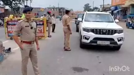 कासगंज: यातायात सीओ के नेतृत्व में पुलिस ने चलाया वाहन चेकिंग अभियान, 117 वाहनों के चालान काटे गए