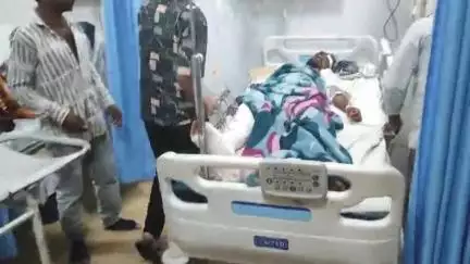 झालरापाटन: उन्हेल क्षेत्र के कर्माखेड़ी फंटे पर दो बाइकों की टक्कर में घायलों का झालावाड़ के जिला अस्पताल में किया जा रहा है उपचार