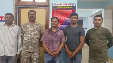 गडचिरोली: गडचिरोली पोलीसांनी समयसूचकता दाखवत वाचविले सती नदित वाहून जाणाऱ्या एका व्यक्तीचे प्राण .