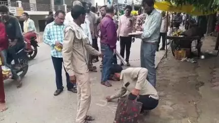 चंदेरी: दिल्ली दरवाजे से शाहविलायत दरगाह तक मुख्य सड़क की हुई नपती, अतिक्रमण हटाया जाएगा