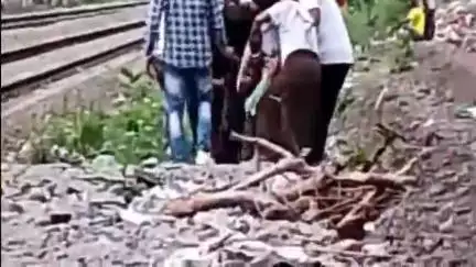 नजीराबाद के पास रेलवे ट्रैक पार करते समय महिला ट्रेन की चपेट में आई, गंभीर हालत में सतना अस्पताल में भर्ती