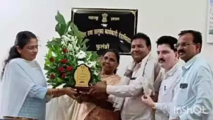फुलंब्री: तहसील कार्यालयात मंडळ अधिकारी यांना पुरस्कार देऊन सेवानिवृत्तीचा निरोप, तहसीलदारांची प्रमुख उपस्थिती