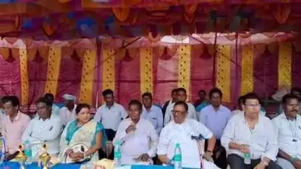 कुंडहित: सपसपिया में तीन दिवसीय फुटबॉल प्रतियोगिता का समापन, सांसद नलिन सोरेन हुए शामिल