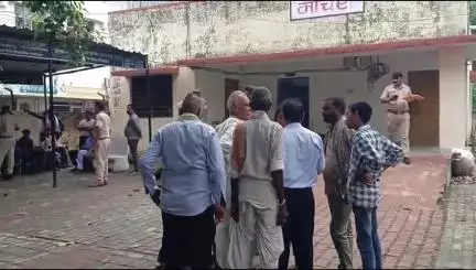 बांसवाड़ा: सुंदनी गांव में होटल कर्मचारी को अज्ञात वाहन ने मारी टक्कर, कर्मचारी की मौत, शव का पोस्टमार्टम कराकर सौंपा गया