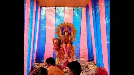 খোয়াই: তবলাবাড়ি ব্রজলালপল্লী এলাকায় তৃতীয় বর্ষে পদার্পণ ঐতিহ্যবাহী মা বিপদ নাশিনীর পূজা, উপস্থিত পৌর পরিষদের চেয়ারপার্সন
