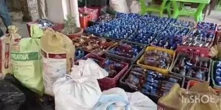 फतुहा: फतुहा पुलिस ने मकसूदपुर के गोदाम से 3174 लीटर विदेशी शराब और बीयर बरामद की।