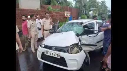 ഹൊസ്ദുർഗ്: കുമ്പളയിൽ ഡിവൈഡറിനായി സ്ഥാപിച്ച ഇരുമ്പ് കമ്പികൾ ദേഹത്ത് തുളച്ചുകയറി കാർ യാത്രികരായ 3 പേർക്ക് പരിക്ക്