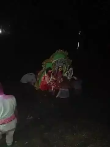 মুরারই ২: পঞ্চহর কামার পাড়ার মা মনসা ঠাকুর শোভাযাত্রার মাধ্যমে নিরঞ্জন করা হল পঞ্চহর গ্রামে একটি পুকুরে