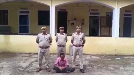 करौली: 73.14 लाख रुपये के गबन के आरोपी निलंबित आयुर्वेद विभाग के कनिष्ठ सहायक को बस स्टैंड से कोतवाली पुलिस ने किया गिरफ्तार