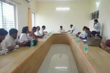 ಹಾನಗಲ್: ವಸತಿ ಶಾಲೆಗಳಲ್ಲಿ ಶುಚಿತ್ವ ಕಾಪಾಡಿ, ಉತ್ತಮ ಗುಣಮಟ್ಟದ ಆಹಾರ ನೀಡಿ: ಪಟ್ಟಣದಲ್ಲಿ ಶಾಸಕ ಶ್ರೀನಿವಾಸ್ ಮಾನೆ