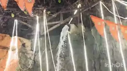 बदनावर: प्राचीन तीर्थ कोटेश्वर महादेव का झरना बहने लगा, आकर्षित हो रहे हैं लोग