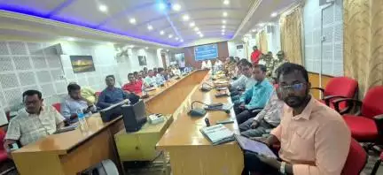 বিলোনিয়া: দক্ষিণ জেলার জেলা সভাধিপতির উপস্থিতিতে দক্ষিণ জেলা শাসকের কনফারেন্স হলে অনুষ্ঠিত হয় বৈঠক