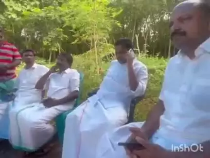 കാർത്തികപ്പള്ളി: മൈക്രോ ഫിനാൻസ് ഭീഷണി, ആത്മഹത്യ ചെയ്ത വള്ളിക്കുന്നത്തെ ശശിയുടെ വീട് കൊടിക്കുന്നിൽ സുരേഷ് MP സന്ദർശിച്ചു