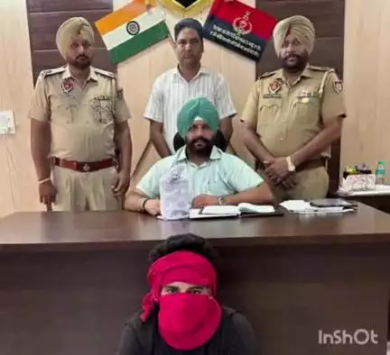 ਤਰਨਤਾਰਨ: ਤਰਨ ਤਰਨ ਸੀਆਈਏ ਸਟਾਫ ਦੀ ਟੀਮ ਨੇ ਦੋ ਅਲੱਗ ਅਲੱਗ ਮਾਮਲਿਆਂ ਚ ਦੋ ਨਸ਼ਾ ਤਸਕਰਾਂ ਨੂੰ ਕੀਤਾ ਗ੍ਰਿਫਤਾਰ ਹੈਰੋਇਨ ਵੀ ਕੀਤੀ ਬਰਾਮਦ।