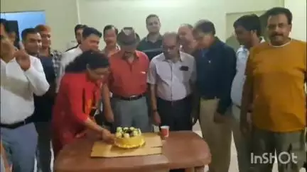 सासाराम: सत्संग के सदर अस्पताल में डॉक्टर डे के अवसर पर केक काटकर मनाया गया डॉक्टर डे