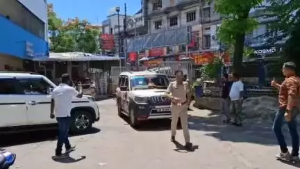 মাটিগাড়া: শিলিগুড়ি হিলকার্ট রোডে একটি সোনার দোকানে ২০ কোটি টাকার জিনিস লুট, UP-র আলিগড় থেকে ধৃত মা, ছেলে সহ এক স্বর্ণব্যবসায়ী