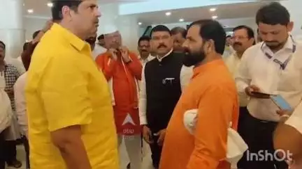गोंदिया: मुंबईतील विधानभवनात आमदार विनोद अग्रवाल आणि आमदार संजय पुराम यांनी गोगावलेंची वाट अडवून निधी न दिल्याबाबत विचारला जाब