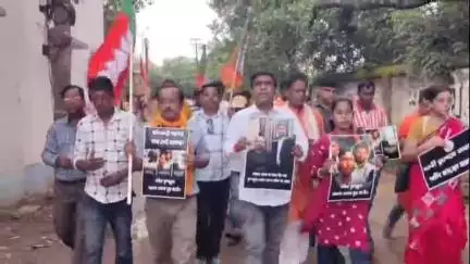 খয়রাশোল: কসবা ল কলেজ কাণ্ডের প্রতিবাদে দুবরাজপুরে মোমবাতি মিছিল করল BJP, উপস্থিত বিধায়ক সহ অন্যরা