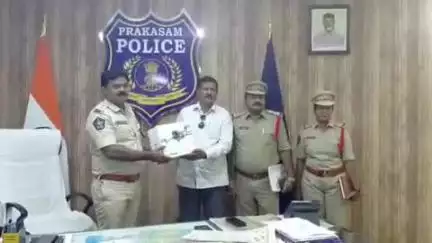 పోలీసింగ్ అవసరాల కోసం డ్రోన్ కెమెరా, బ్రీత్ అనలైజర్‌ను అందజేసిన దాతలను అభినందించిన జిల్లా ఎస్పీ దామోదర్